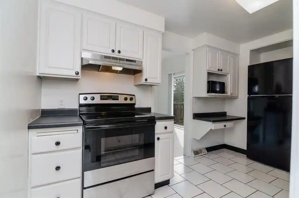 Photo 3 of Single family home for sale at 408 Oak St, Green Bay, WI 54303 | MLS# 50332038 | Listing updated on 2026-09-17