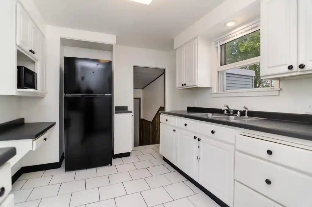 Photo 4 of Single family home for sale at 408 Oak St, Green Bay, WI 54303 | MLS# 50332038 | Listing updated on 2026-09-17
