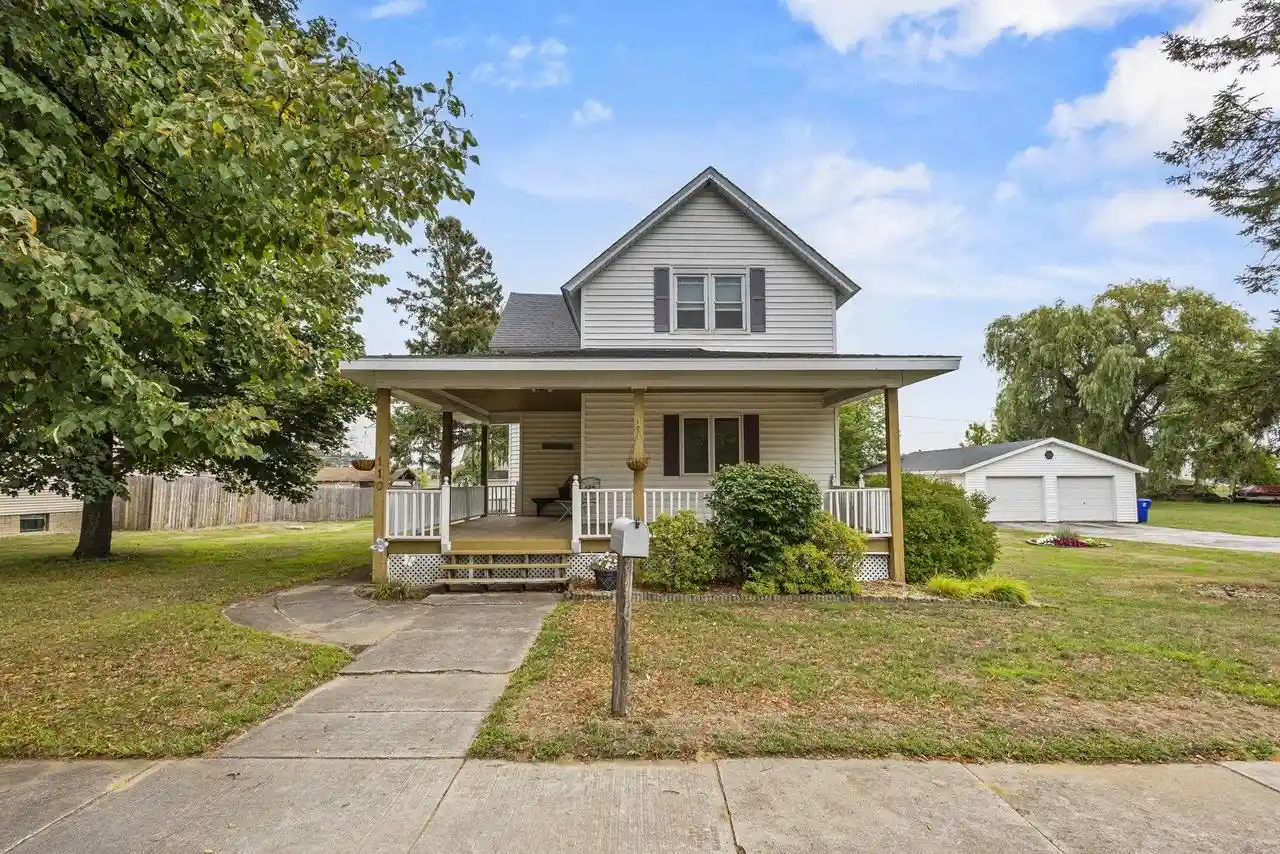 Photo 1 of Single family home for sale at 110 S Cranberry Ave, Peshtigo, WI 54157 | MLS# 50332008 | Listing updated on 2026-09-23