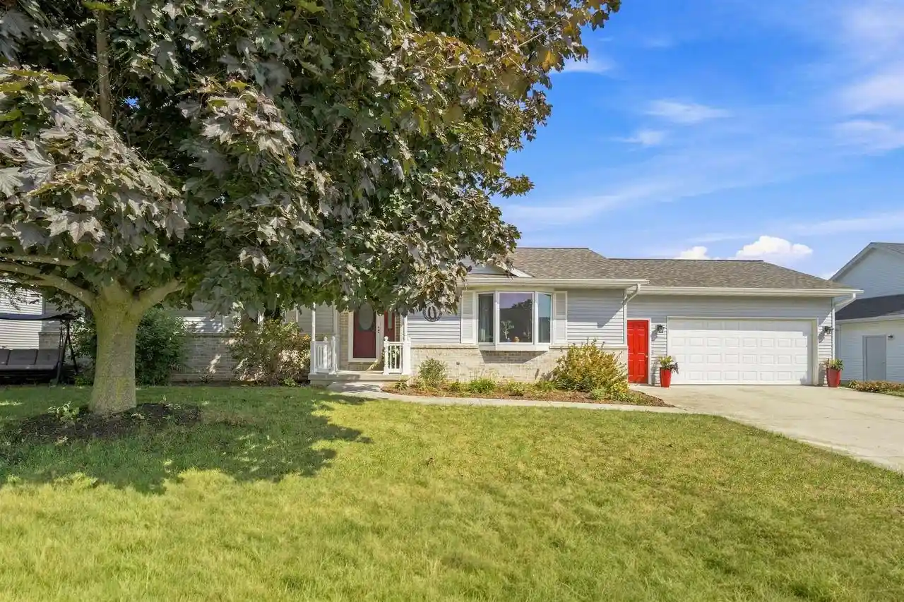 Photo 1 of Single family home for sale at 4922 Remiker Ln, Manitowoc, WI 54220 | MLS# 50332037 | Listing updated on 2026-09-04