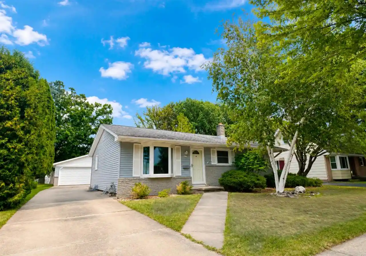 Photo 1 of Sale Pending at 240 N Eagle St, Oshkosh, WI 54902 | MLS# 50332027 | Listing updated on 2026-09-08