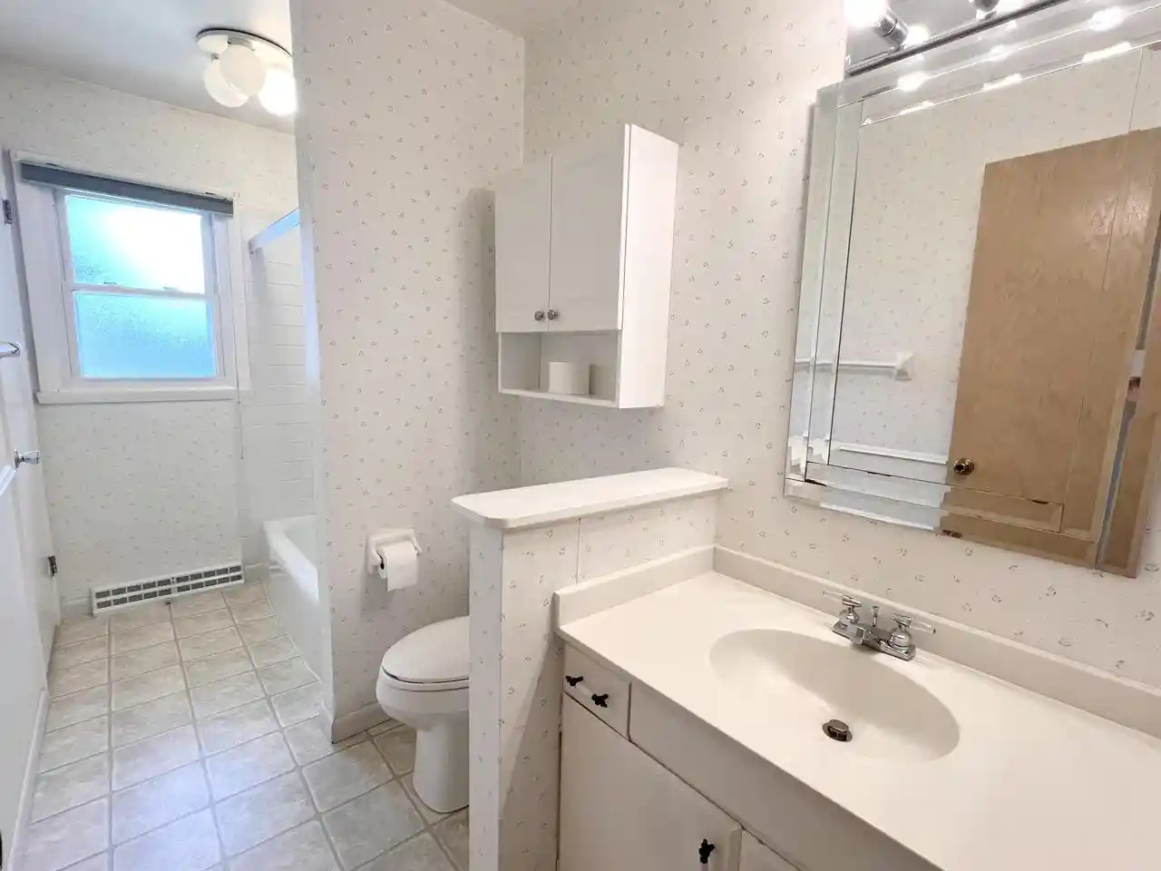 Photo 3 of Sale Pending at 240 N Eagle St, Oshkosh, WI 54902 | MLS# 50332027 | Listing updated on 2026-09-08