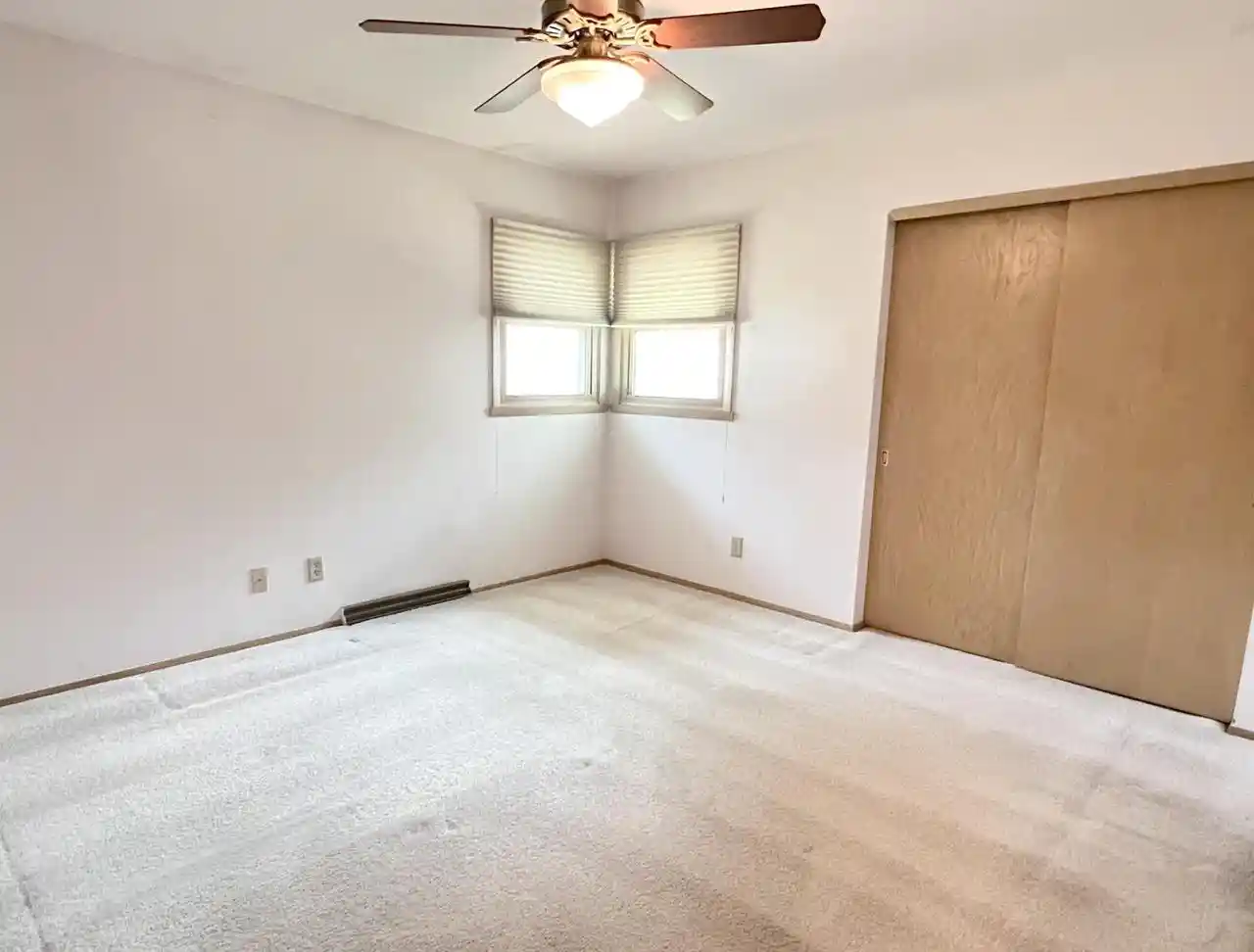 Photo 4 of Sale Pending at 240 N Eagle St, Oshkosh, WI 54902 | MLS# 50332027 | Listing updated on 2026-09-08