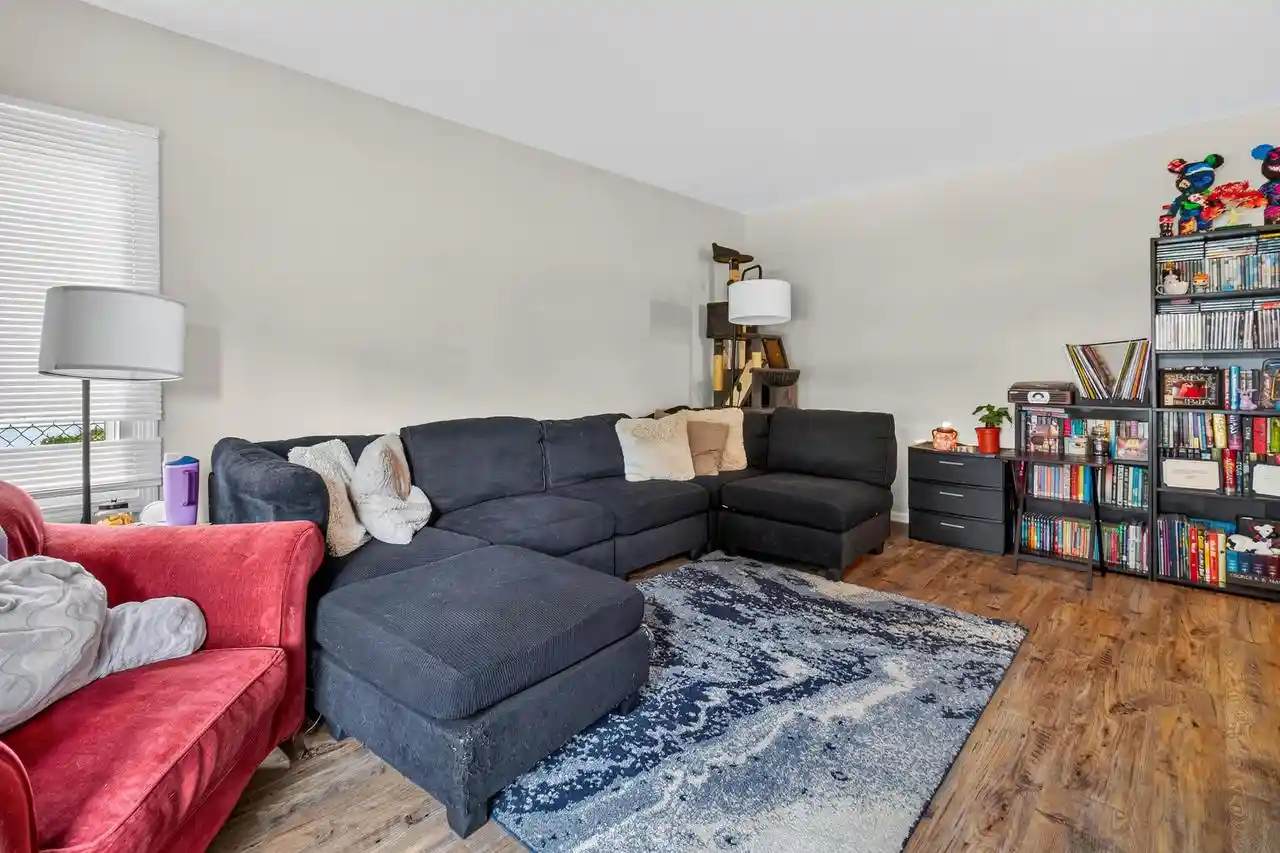 Listing Photo 4 - Condo for sale in building located at 7810 W Howard Ave, Milwaukee, WI 53220