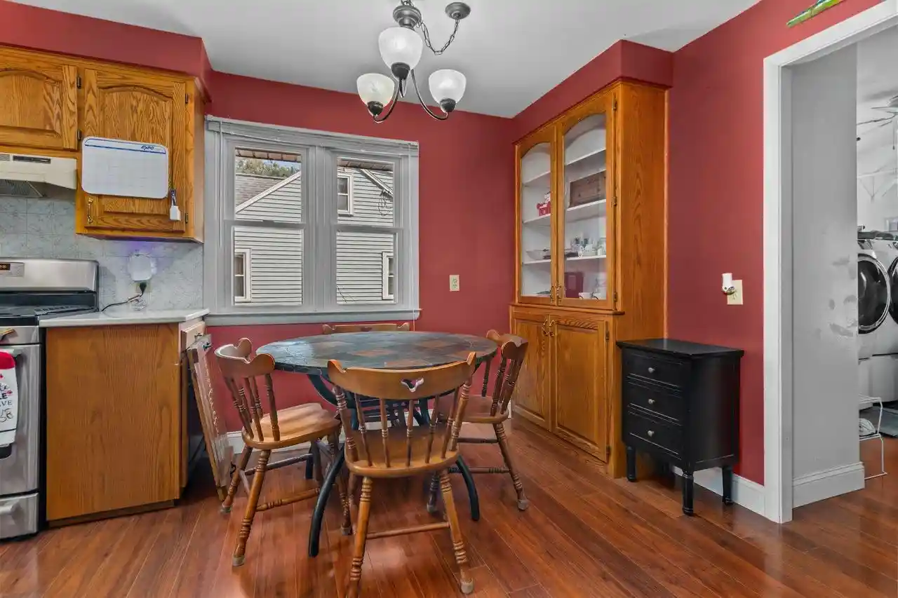 Photo 3 of Single family home for sale at 807 W Parkway Blvd, Appleton, WI 54914 | MLS# 50332032 | Listing updated on 2026-09-13
