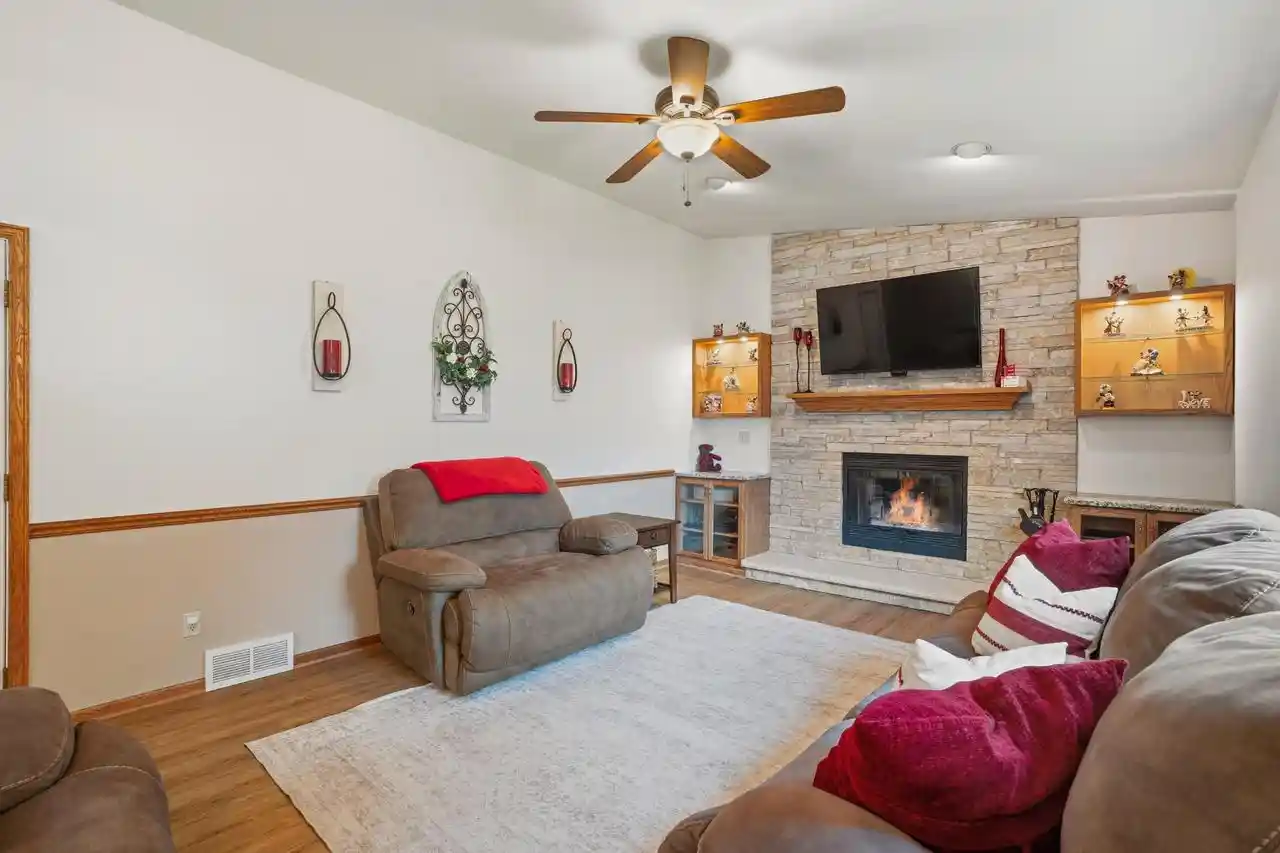 Photo 3 of Single family home for sale at 2910 Northbridge Dr, Caledonia, WI 53404 | MLS# 1978816 | Listing updated on 2026-09-11