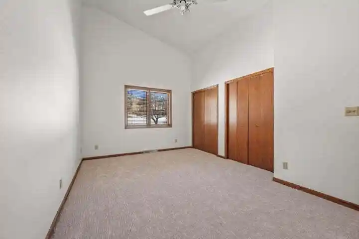 Listing Photo 5 - Condo for sale in building located at N80w13596 River Park Dr, Menomonee Falls, WI 53051