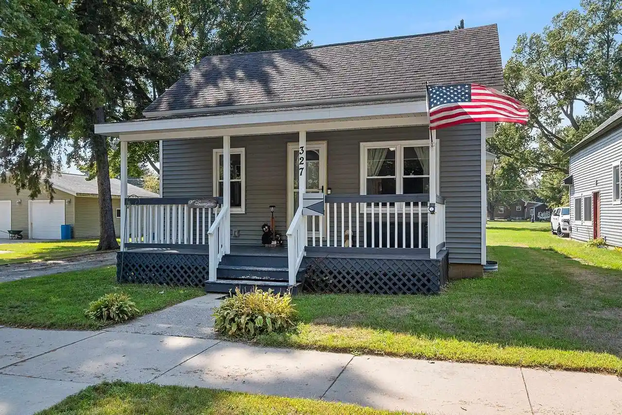 Photo 1 of Single family home for sale at 327 S Emery Ave, Peshtigo, WI 54157 | MLS# 50332045 | Listing updated on 2026-09-07