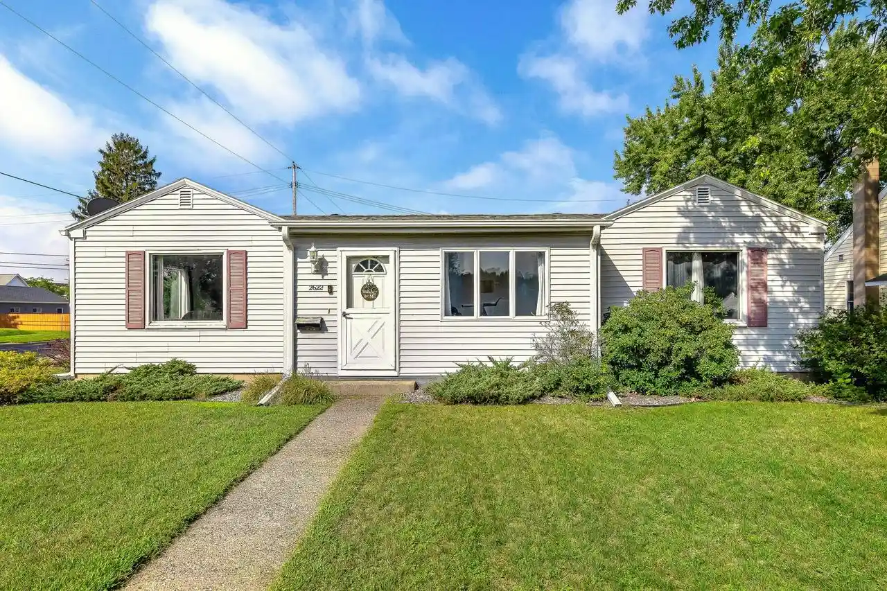 Photo 1 of Sale Pending at 2622 Hoeschler Dr, La Crosse, WI 54601 | MLS# 1978819 | Listing updated on 2026-09-04