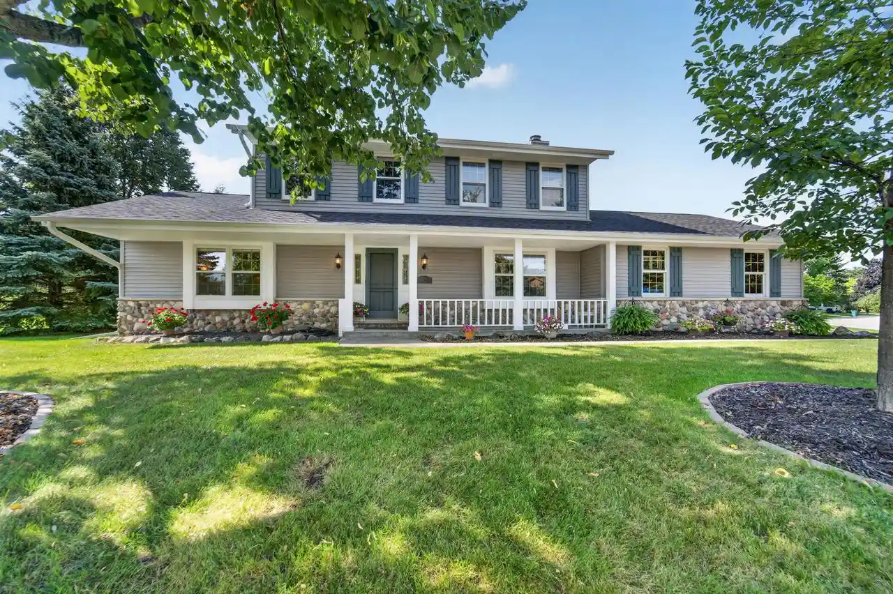 Photo 1 of Single family home for sale at W158n10439 W Old Farm Rd, Germantown, WI 53022 | MLS# 1978828 | Listing updated on 2026-09-06