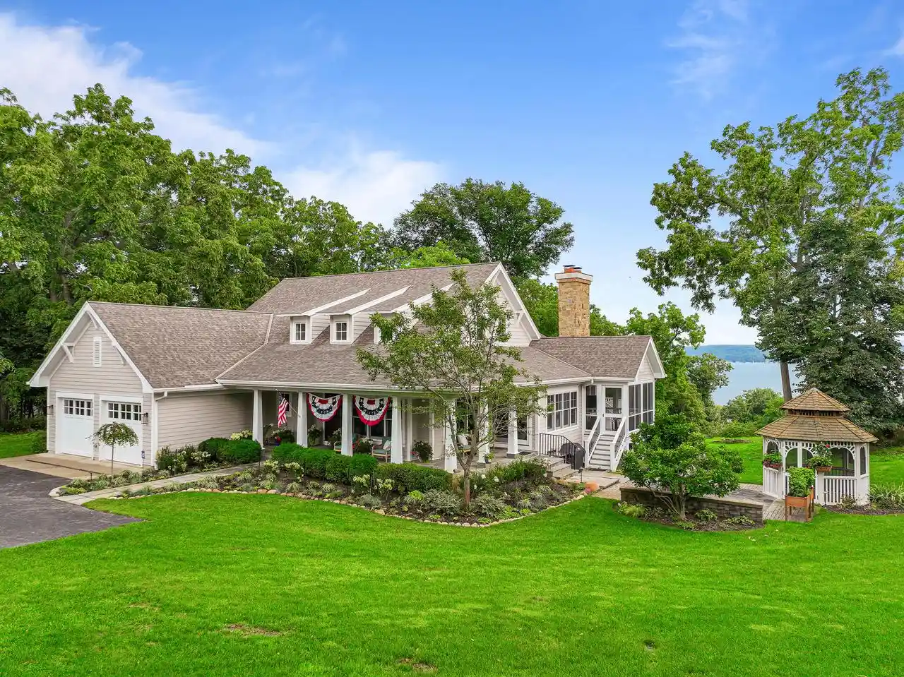 Photo 1 of Single family home for sale at N2004 N Lake Shore Dr, Fontana, WI 53125 | MLS# 1978829 | Listing updated on 2026-09-12
