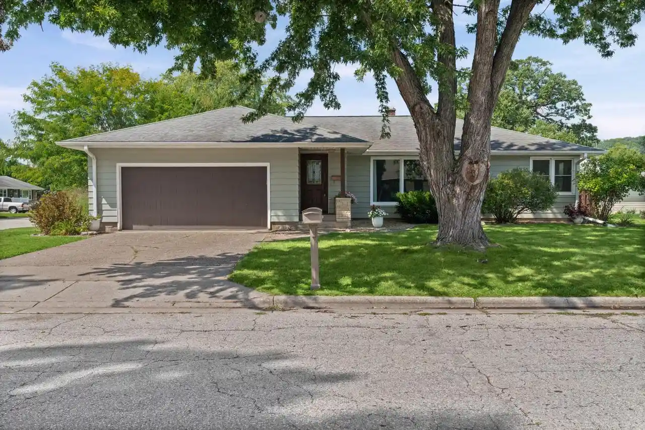 Photo 1 of Sale Pending at 710 Oak Ter, La Crescent, MN 55947 | MLS# 1978833 | Listing updated on 2026-09-07