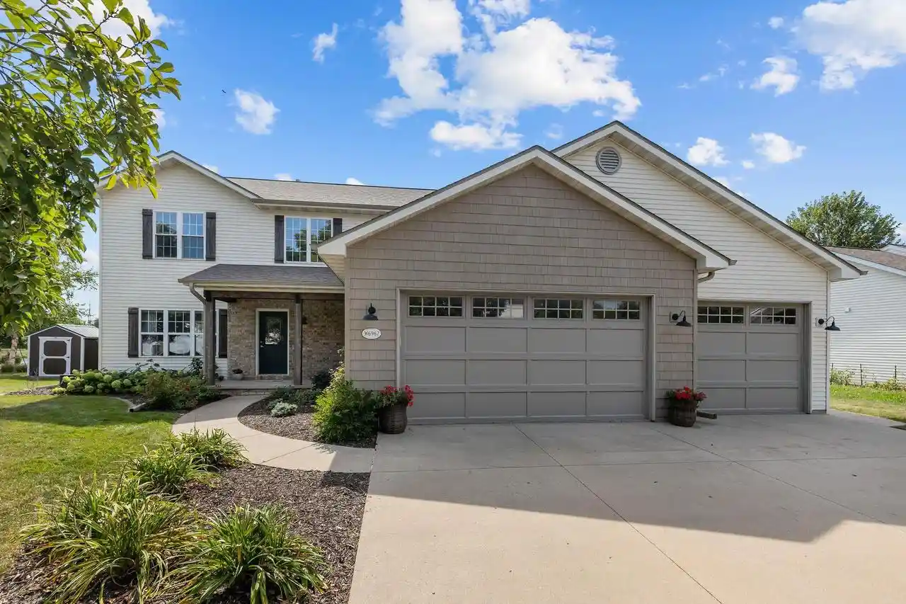 Photo 1 of Single family home for sale at W6967 Glen Valley Dr, Greenville, WI 54942 | MLS# 50332051 | Listing updated on 2026-09-13