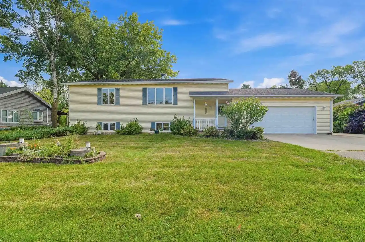 Photo 1 of Single family home for sale at 4610 Friedrich Ave, Omro, WI 54963 | MLS# 50332054 | Listing updated on 2026-09-09