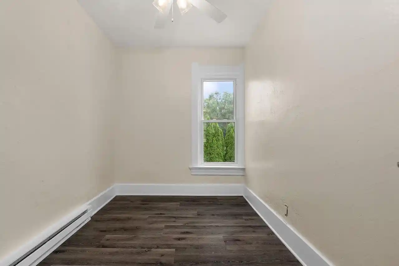Listing Photo 4 - Condo for sale in building located at 1433 Gartland Ave, Janesville, WI 53548
