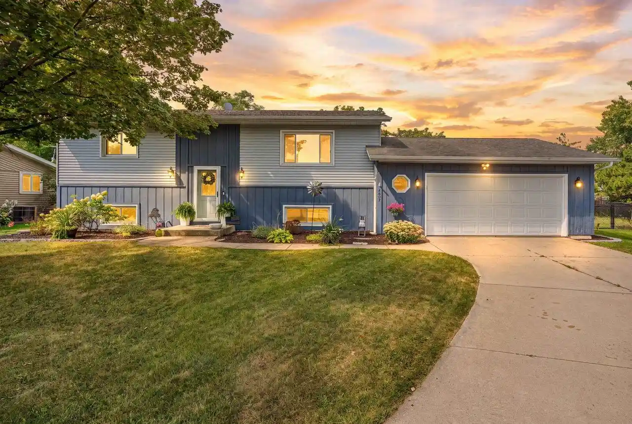 Photo 1 of Single family home for sale at 2309 Brantwood Dr, Neenah, WI 54956 | MLS# 50332031 | Listing updated on 2026-09-04