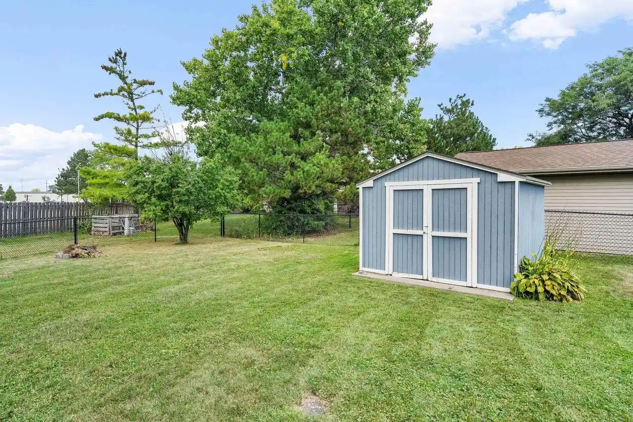 Photo 2 of Single family home for sale at 2309 Brantwood Dr, Neenah, WI 54956 | MLS# 50332031 | Listing updated on 2026-09-04