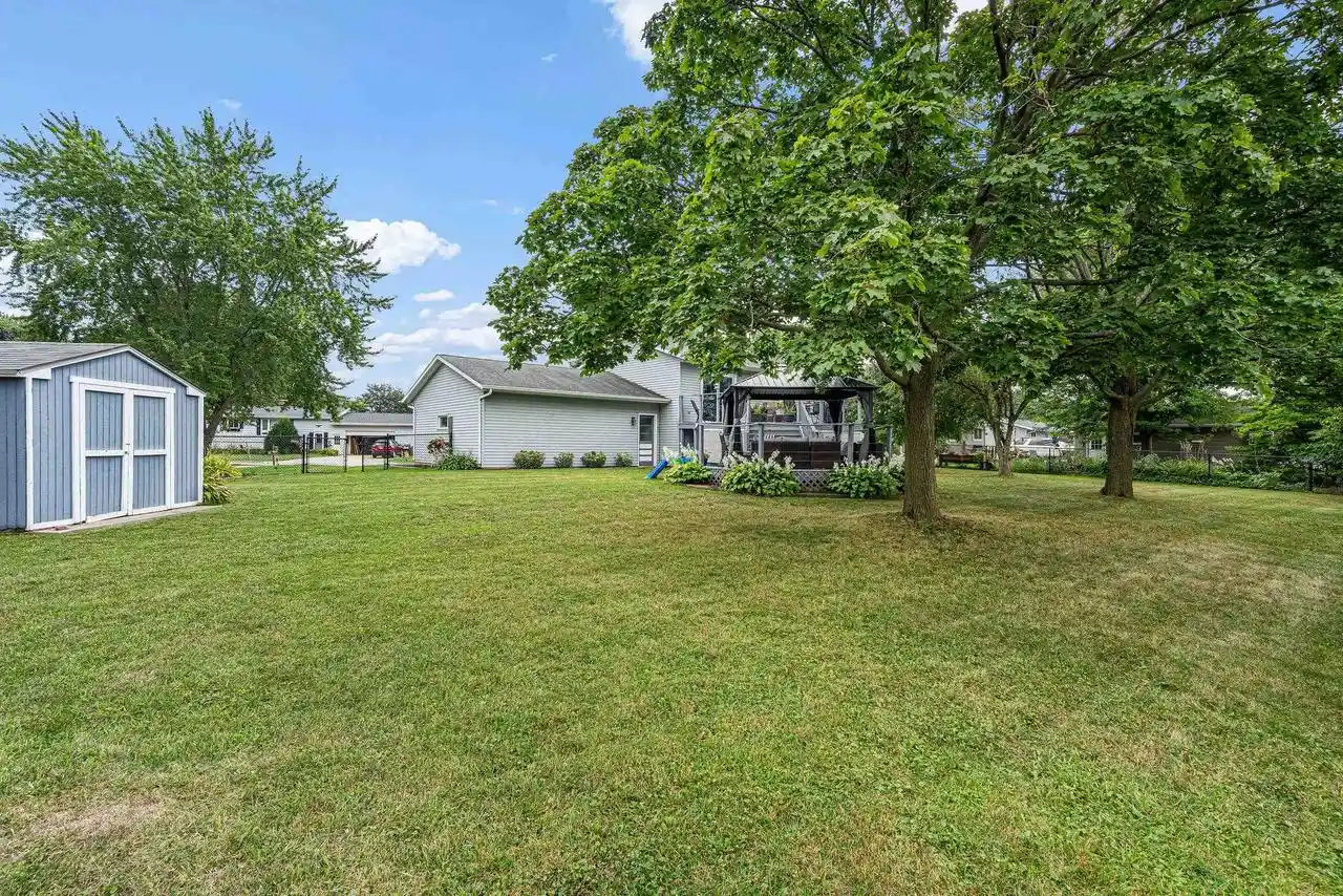 Photo 3 of Single family home for sale at 2309 Brantwood Dr, Neenah, WI 54956 | MLS# 50332031 | Listing updated on 2026-09-04