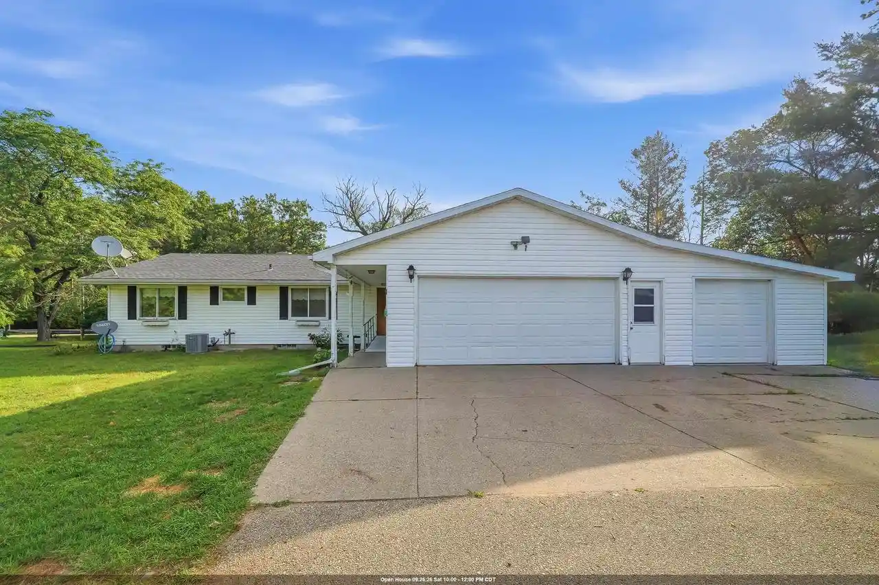 Photo 1 of Single family home for sale at W8437 Cummings Rd, Wautoma, WI 54982 | MLS# 50332046 | Listing updated on 2026-09-23