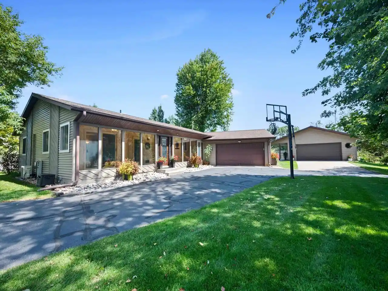 Photo 1 of Single family home for sale at 2040 Birch Dr, Plover, WI 54467 | MLS# 22604334 | Listing updated on 2026-09-18
