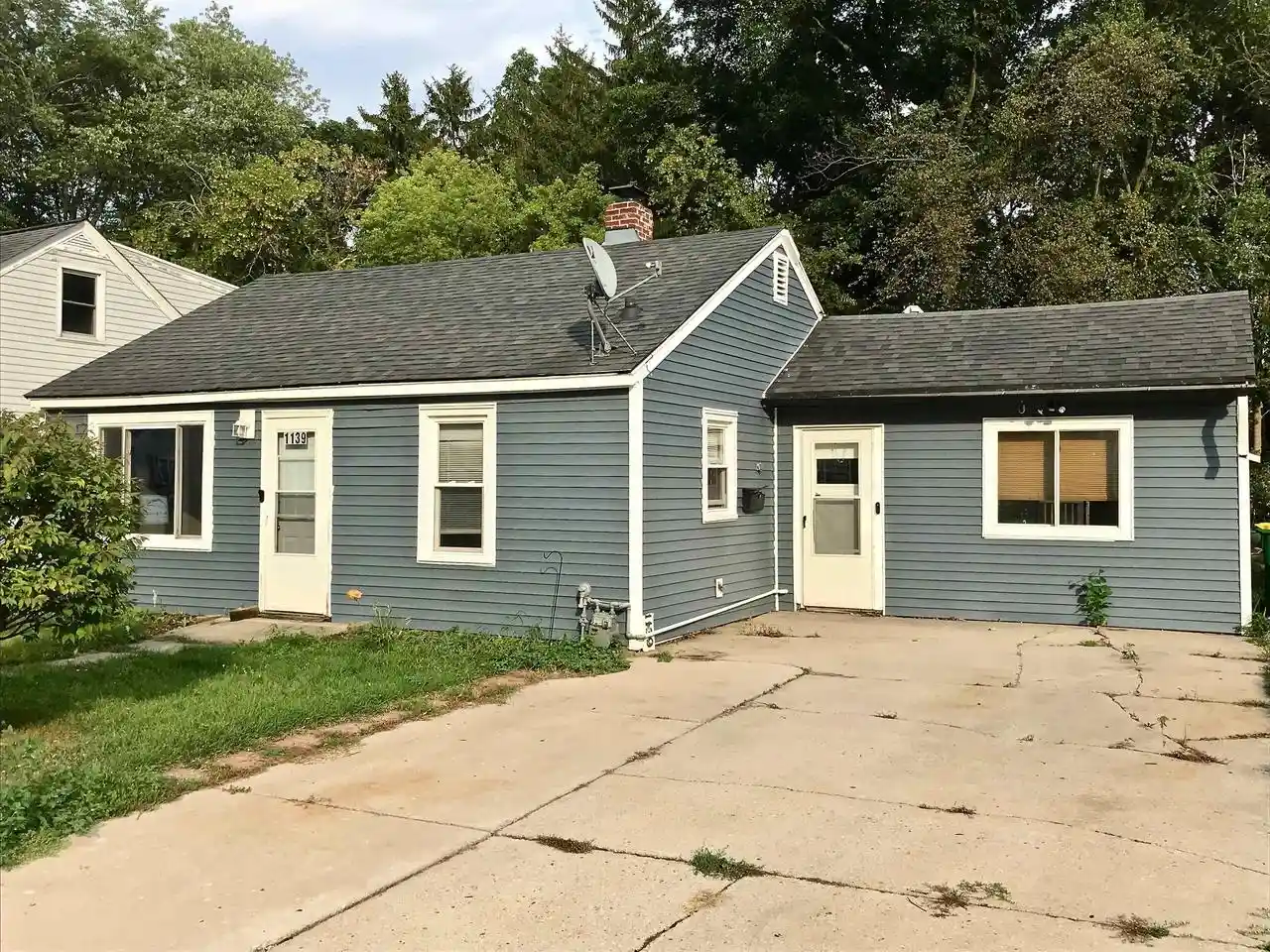 Photo 1 of Single family home for sale at 1139 Wirtz Ave, Green Bay, WI 54304 | MLS# 50332078 | Listing updated on 2026-09-07