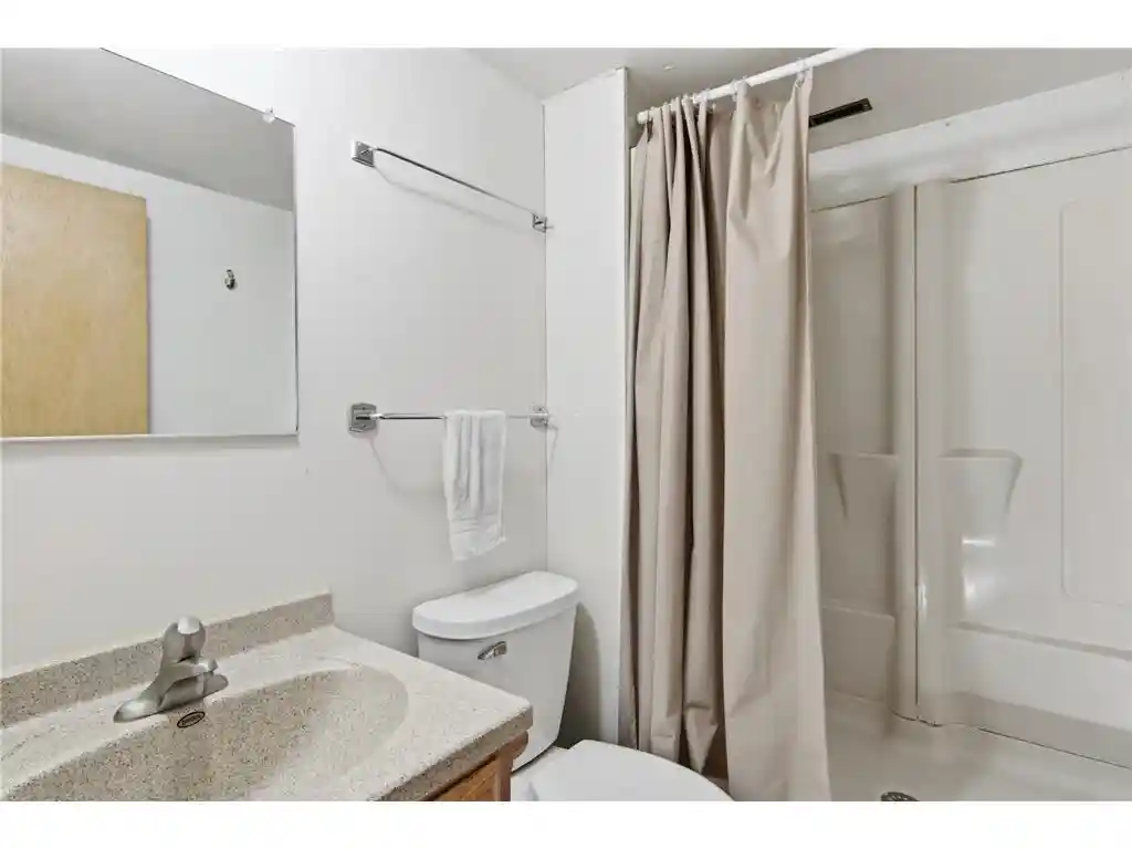 Listing Photo 5 - Condo for sale in building located at 5620 170th St, Chippewa Falls, WI 54729