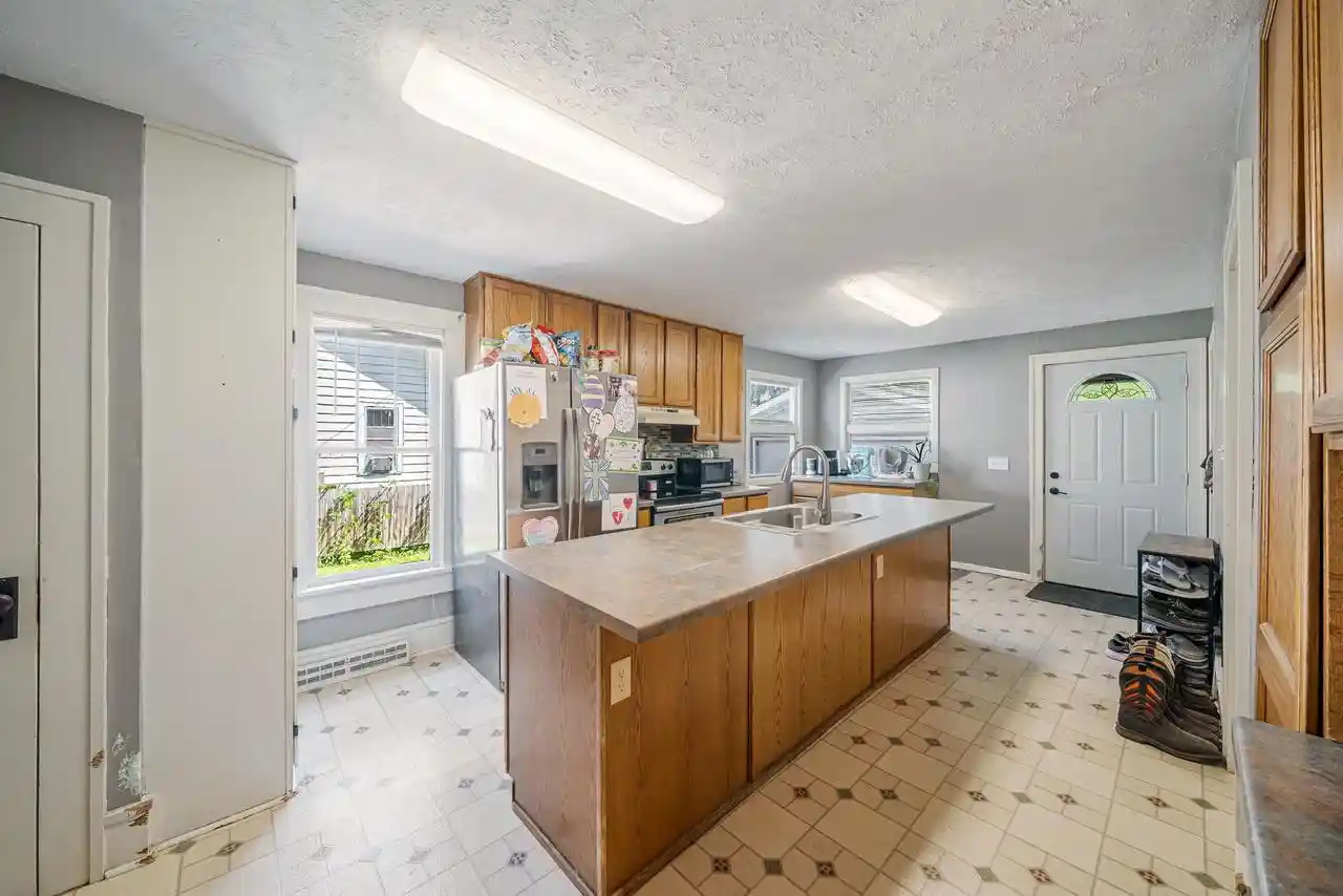 Photo 2 of Single family home for sale at 105 E Sumner St, Weyauwega, WI 54983 | MLS# 50332025 | Listing updated on 2026-09-20