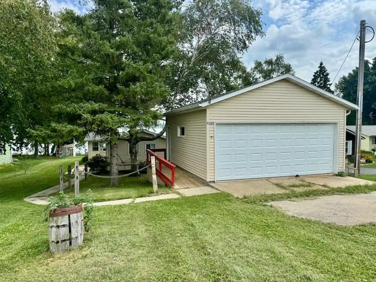 Photo 1 of Single family home for sale at N9384 Idlehour Dr, Randolph, WI 53956 | MLS# 2031870 | Listing updated on 2026-09-04