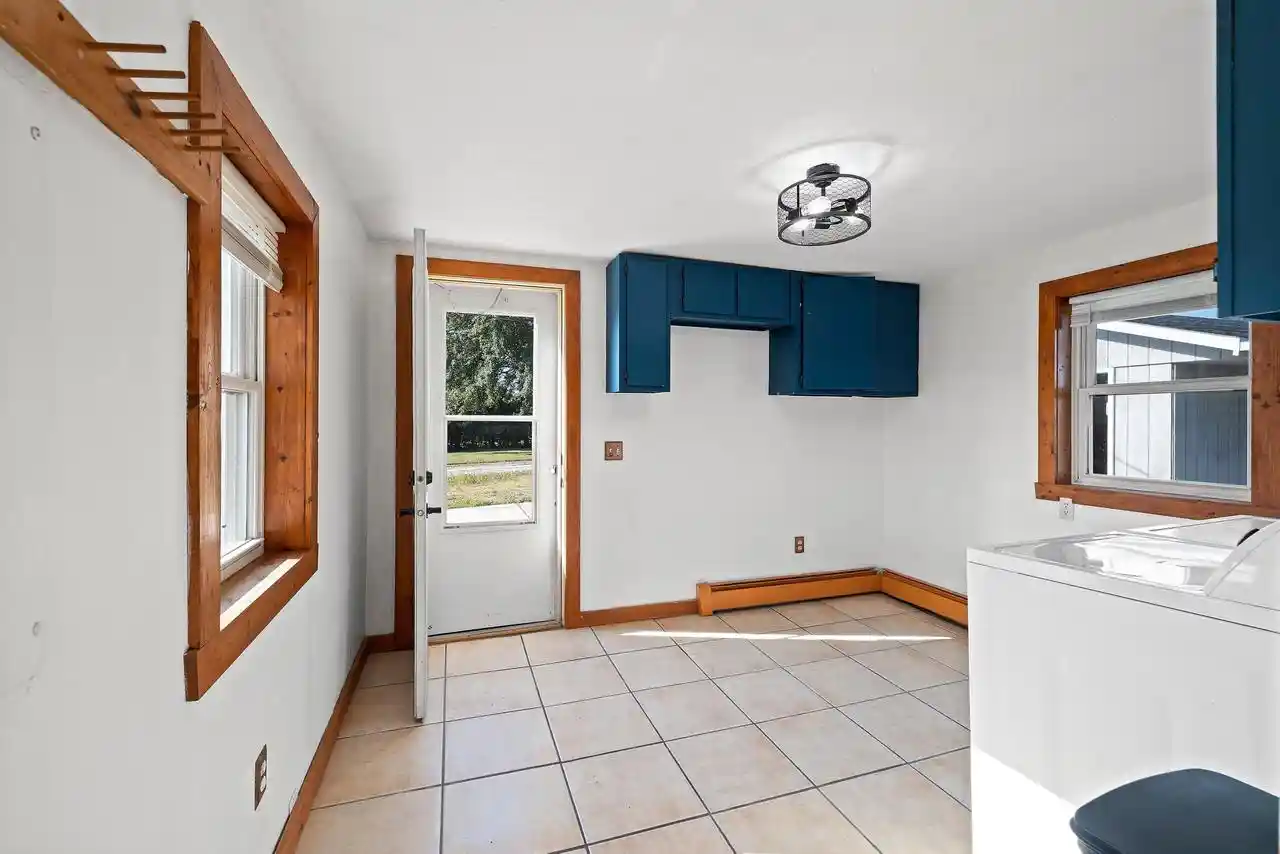 Photo 2 of Single family home for sale at 1372 Phillips Rd, Green Bay, WI 54311 | MLS# 50332056 | Listing updated on 2026-09-19