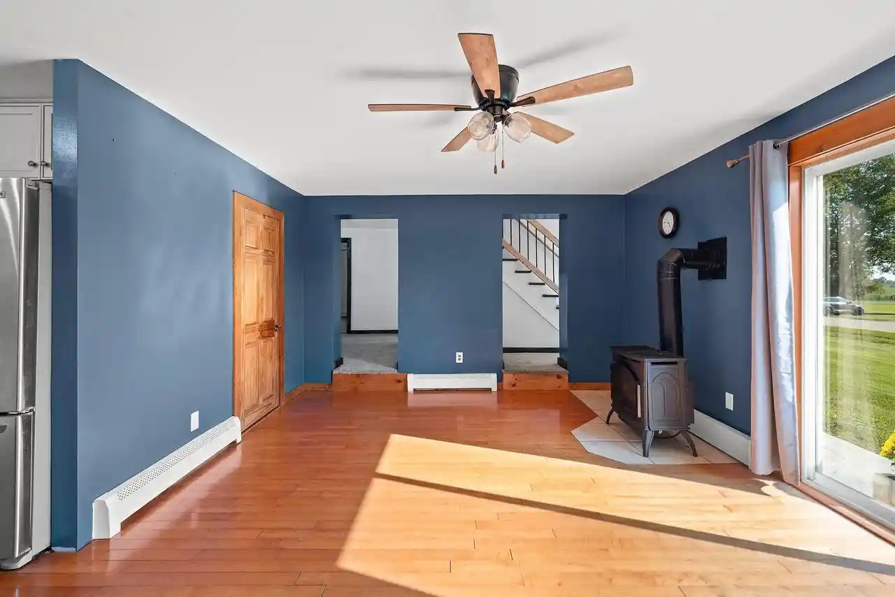 Photo 4 of Single family home for sale at 1372 Phillips Rd, Green Bay, WI 54311 | MLS# 50332056 | Listing updated on 2026-09-19