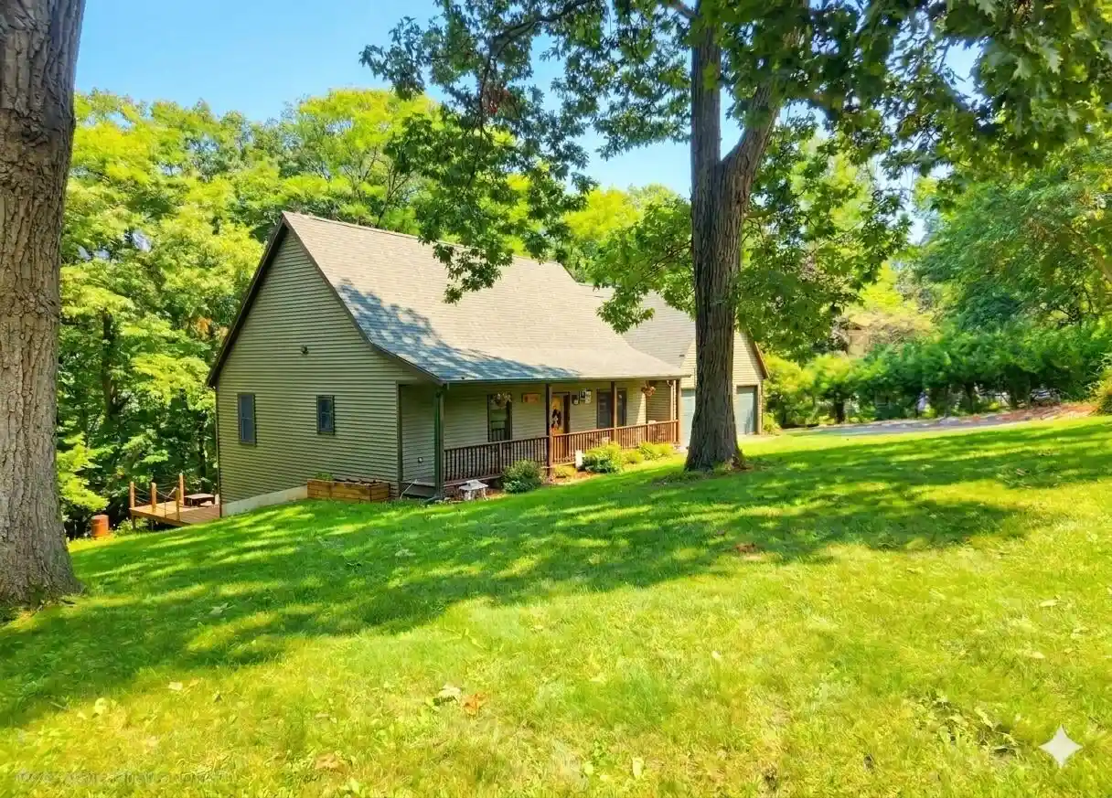 Photo 3 of Single family home for sale at N5079 Sinissippi Point Rd, Juneau, WI 53039 | MLS# 1978873 | Listing updated on 2026-10-07