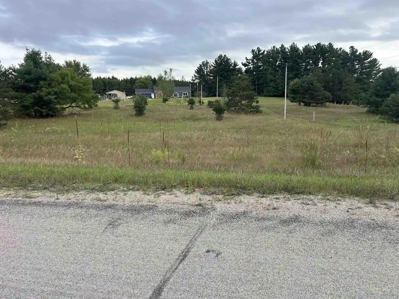 Photo 2 of Sale Pending at Skyview, Waupaca, WI 54981 | MLS# 50332092 | Listing updated on 2026-09-08
