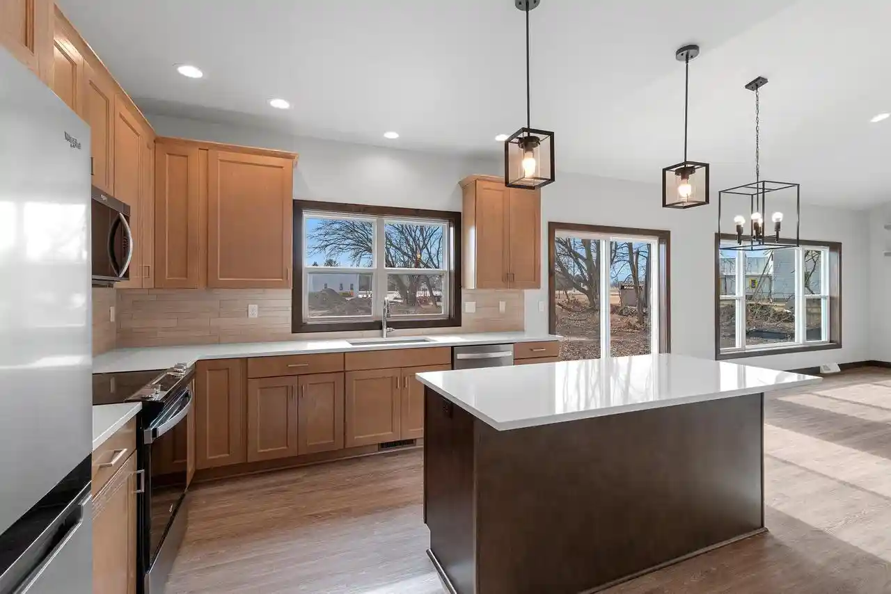 Photo 4 of Single family home for sale at 4631 Ridge Ct, Manitowoc, WI 54220 | MLS# 1978884 | Listing updated on 2026-09-29