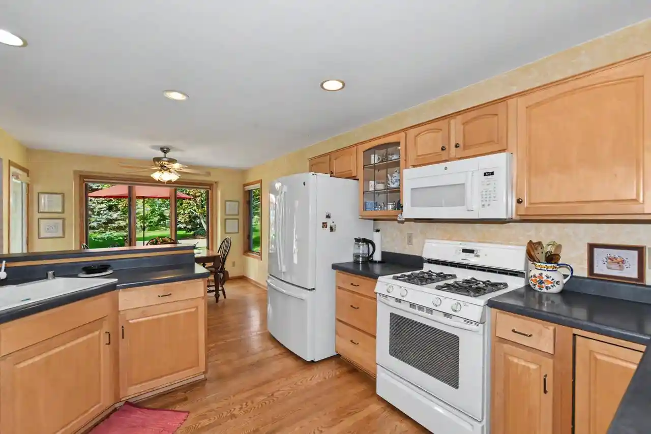 Photo 4 of Single family home for sale at 1508 Mackenzie Ln, Oconomowoc, WI 53066 | MLS# 1978889 | Listing updated on 2026-09-18