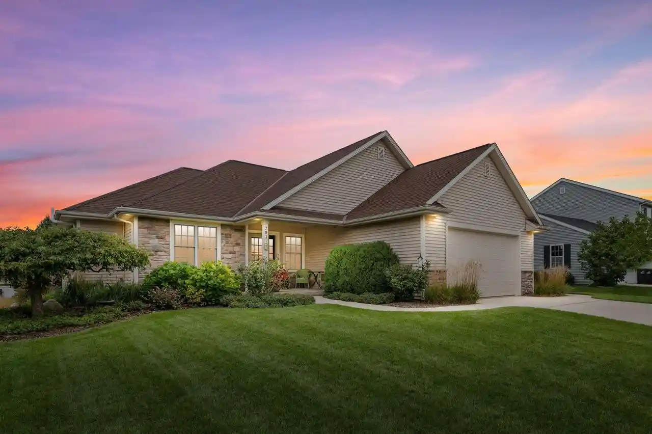 Photo 1 of Single family home for sale at 781 Autumn Ridge Ln, Hartford, WI 53027 | MLS# 1978893 | Listing updated on 2026-09-14