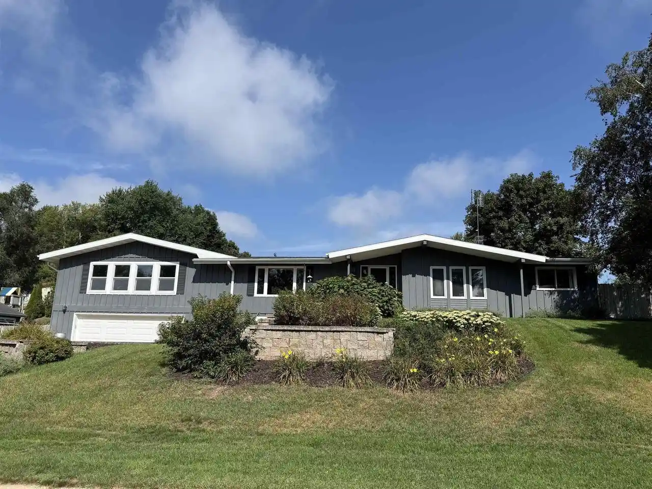 Photo 1 of Single family home for sale at 1717 Lakeview Dr, Tomah, WI 54660 | MLS# 2031885 | Listing updated on 2026-09-12