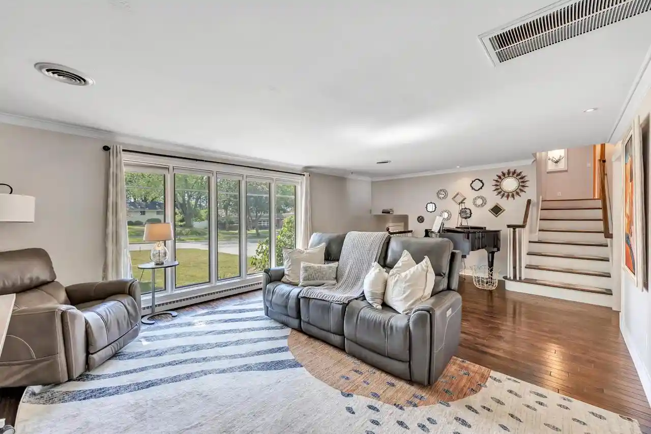 Photo 3 of Single family home for sale at 160 Roselawn Blvd, Green Bay, WI 54301 | MLS# 1978897 | Listing updated on 2026-09-19