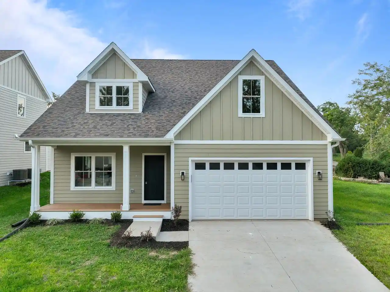 Photo 1 of Single family home for sale at W3820 Lakeview Dr, Lake Geneva, WI 53147 | MLS# 1978901 | Listing updated on 2026-09-21