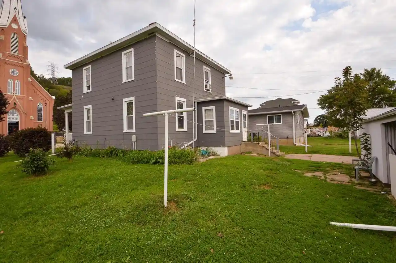 Photo 3 of Single family home for sale at 610 E Dewey St, Cassville, WI 53806 | MLS# 2031887 | Listing updated on 2026-09-02