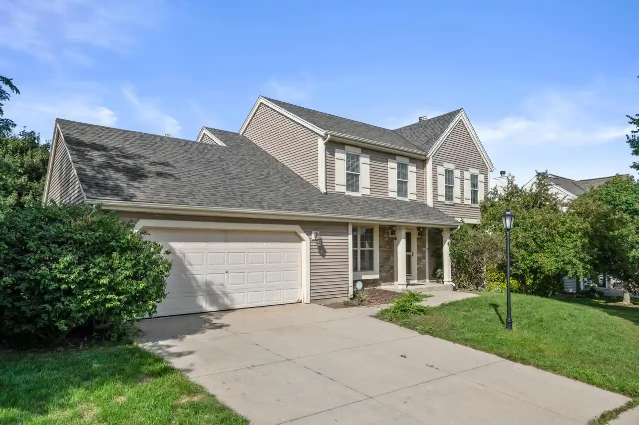 Photo 1 of Single family home for sale at 922 River Hl Dr, Waukesha, WI 53189 | MLS# 1978906 | Listing updated on 2026-10-29