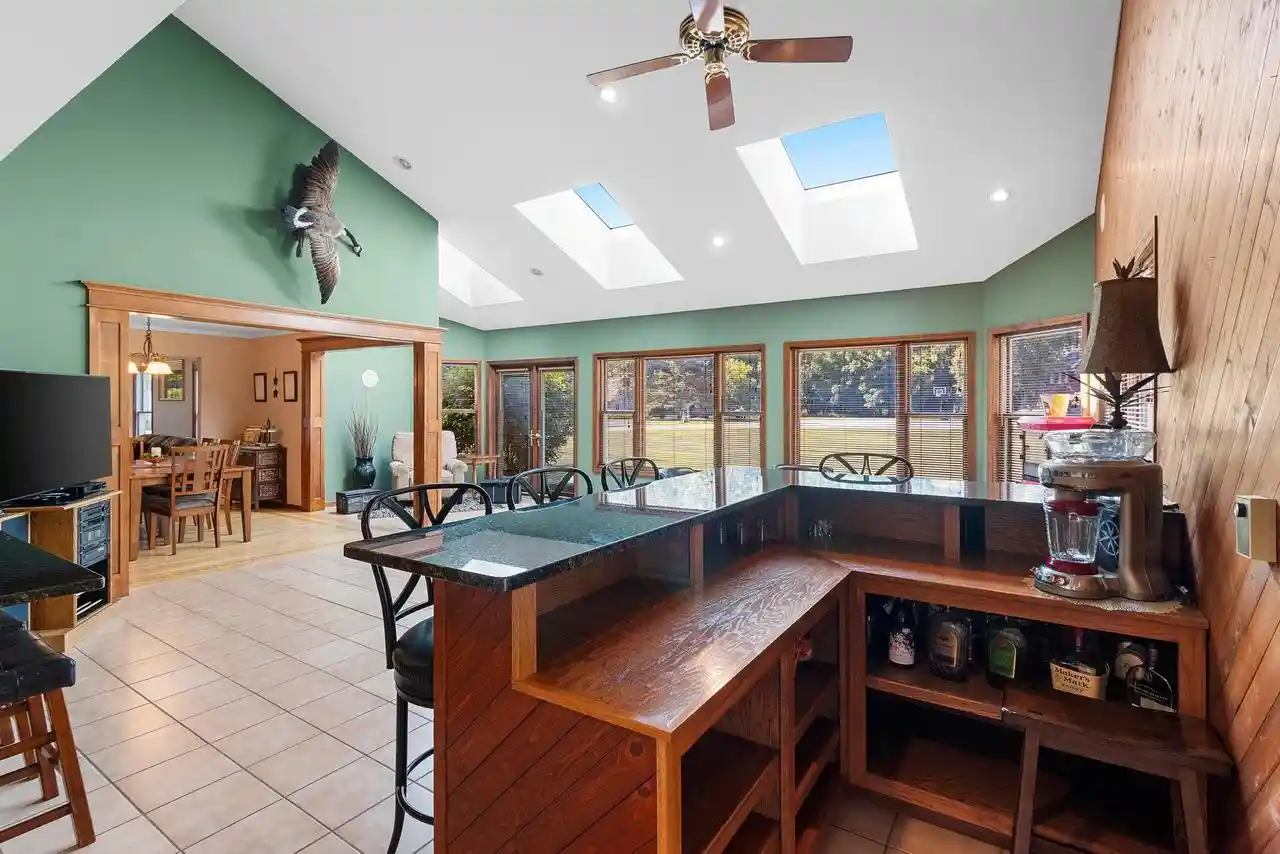 Photo 3 of Single family home for sale at 4101 Michigan Shrs, Menominee, MI 49858 | MLS# 1978912 | Listing updated on 2026-09-30