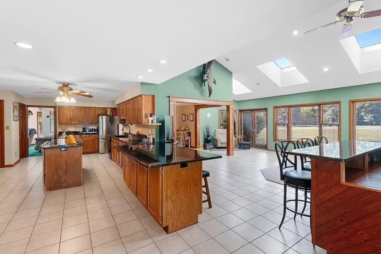 Photo 4 of Single family home for sale at 4101 Michigan Shrs, Menominee, MI 49858 | MLS# 1978912 | Listing updated on 2026-09-30