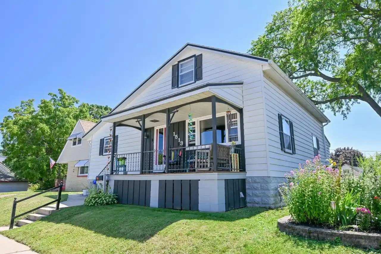 Photo 1 of Single family home for sale at 1513 Cherry St, South Milwaukee, WI 53172 | MLS# 1978926 | Listing updated on 2026-09-16