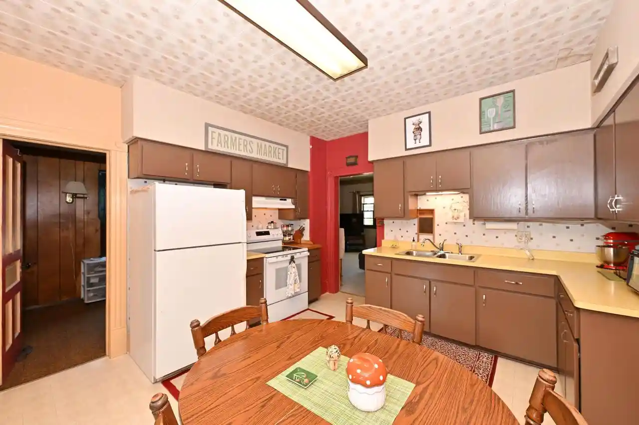 Photo 3 of Single family home for sale at 1513 Cherry St, South Milwaukee, WI 53172 | MLS# 1978926 | Listing updated on 2026-09-16