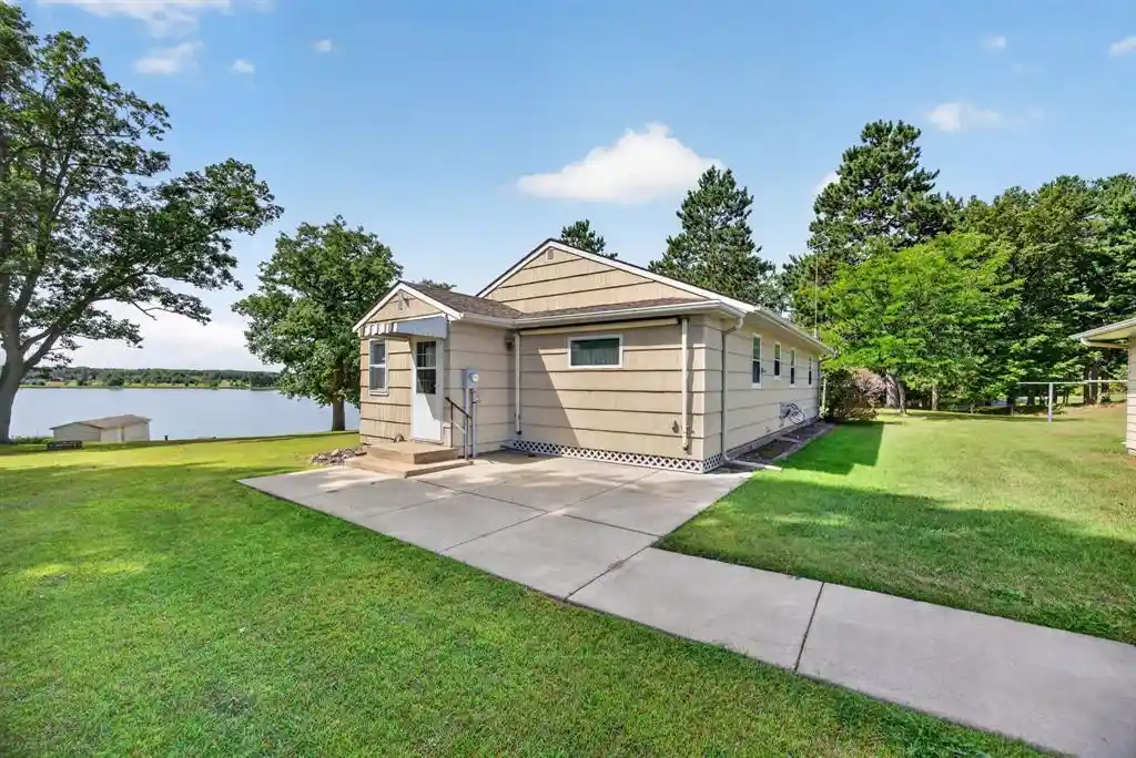 Photo 4 of Single family home for sale at 2513 E Grenquist Lake Ln, Cumberland, WI 54829 | MLS# 1604692 | Listing updated on 2026-09-16