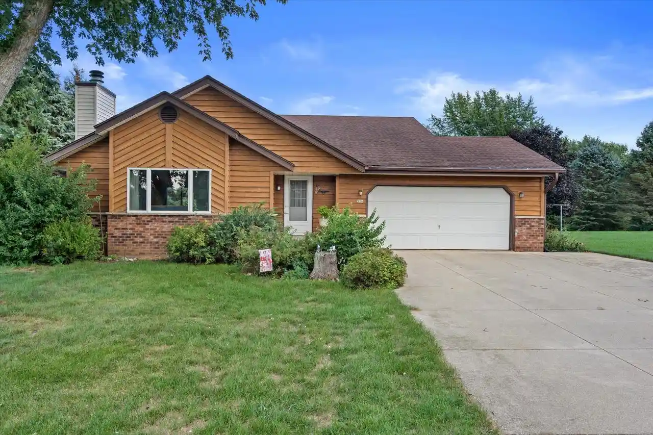 Photo 1 of Single family home for sale at 226 Corby Dr, North Prairie, WI 53153 | MLS# 1978927 | Listing updated on 2026-09-12