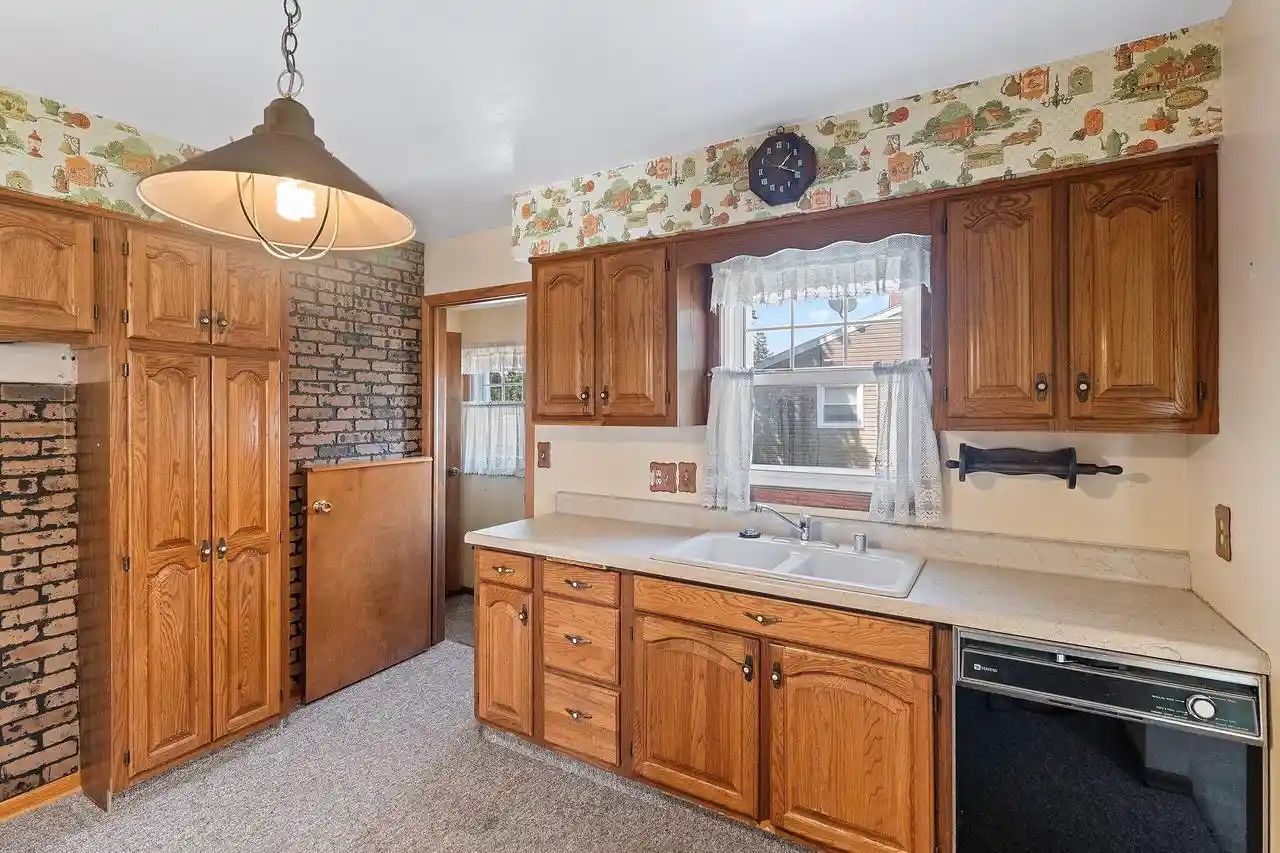 Photo 3 of Single family home for sale at 2508 Division St, Manitowoc, WI 54220 | MLS# 1978930 | Listing updated on 2026-10-02