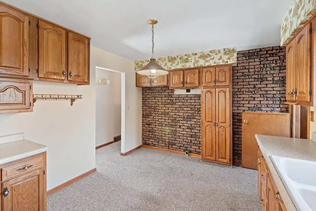 Photo 3 of Single family home for sale at 2508 Division St, Manitowoc, WI 54220 | MLS# 1978930 | Listing updated on 2026-10-02