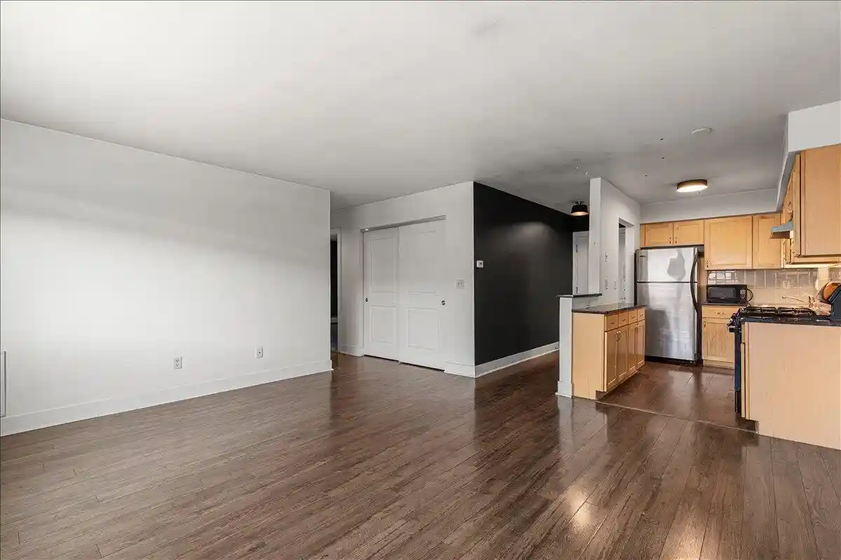 Listing Photo 4 - Condo for sale in building located at 2121 N Cambridge Ave, Milwaukee, WI 53202 - Unit #302