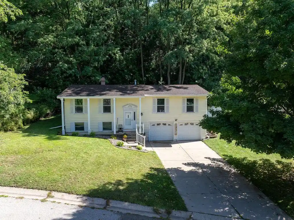 Photo 1 of Single family home for sale at 1026 Glen Echo Rd, Winona, MN 55987 | MLS# 1978950 | Listing updated on 2026-10-26